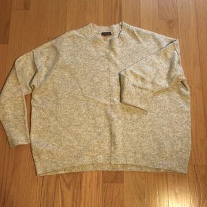 Vince Camuto neutral sweater
